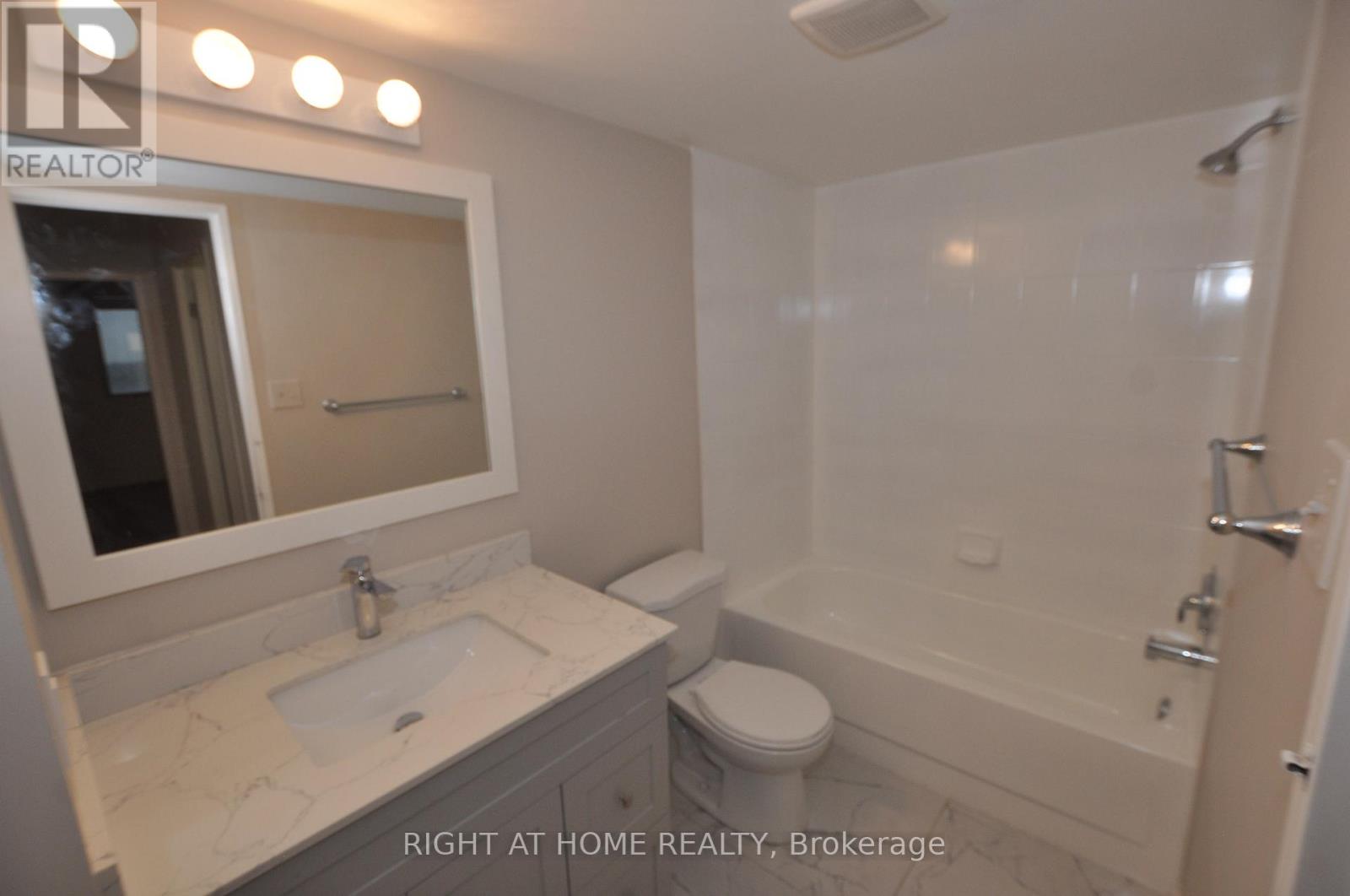 815 - 115 Hillcrest Avenue, Mississauga, Ontario  L5B 3Y9 - Photo 18 - W12458578