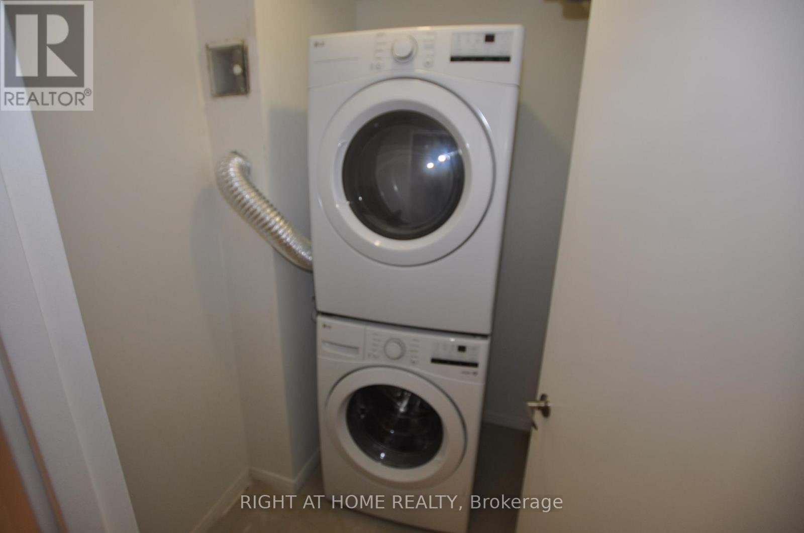 815 - 115 Hillcrest Avenue, Mississauga, Ontario  L5B 3Y9 - Photo 21 - W12458578