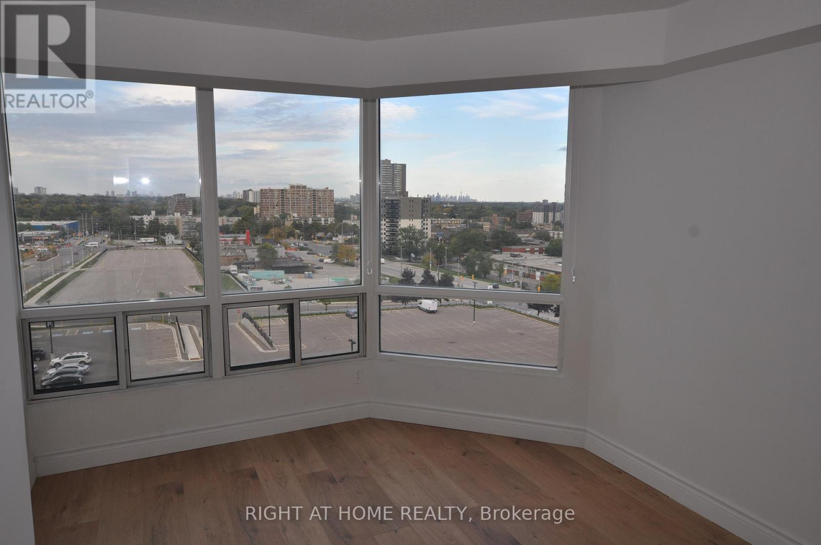 815 - 115 Hillcrest Avenue, Mississauga, Ontario  L5B 3Y9 - Photo 23 - W12458578