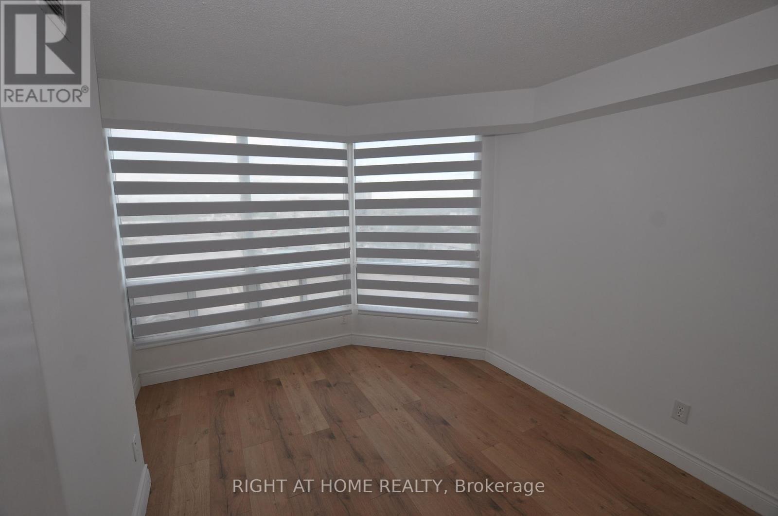 815 - 115 Hillcrest Avenue, Mississauga, Ontario  L5B 3Y9 - Photo 25 - W12458578