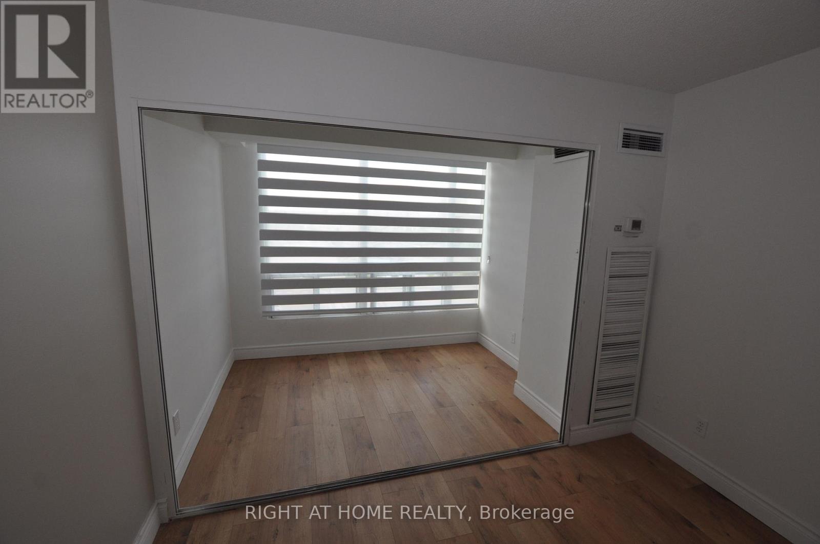 815 - 115 Hillcrest Avenue, Mississauga, Ontario  L5B 3Y9 - Photo 27 - W12458578