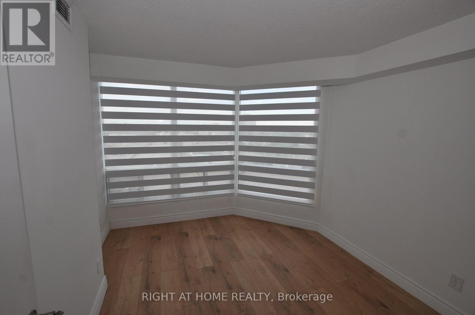815 - 115 Hillcrest Avenue, Mississauga, Ontario  L5B 3Y9 - Photo 42 - W12458578