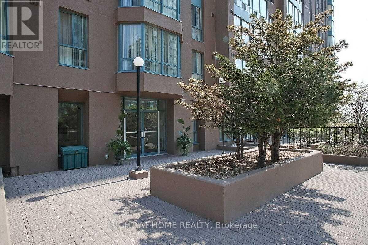 815 - 115 Hillcrest Avenue, Mississauga, Ontario  L5B 3Y9 - Photo 46 - W12458578