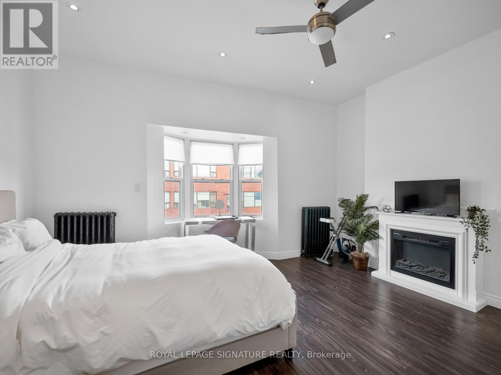 3rd Lvl - 2243 Dundas Street W, Toronto, Ontario  M6R 1X6 - Photo 7 - W12458583