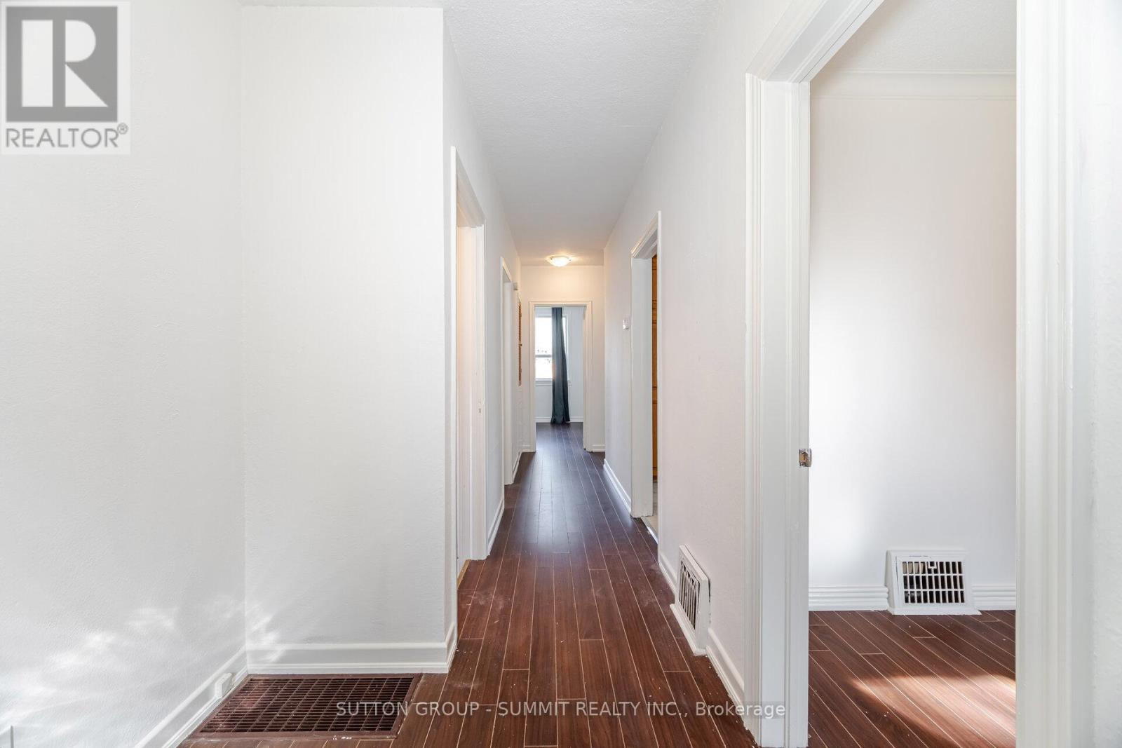 56 Ash Crescent, Toronto, Ontario  M8W 1E6 - Photo 7 - W12458591
