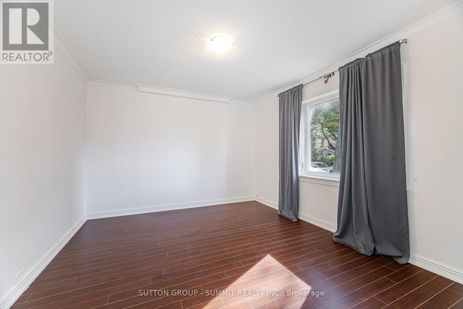 56 Ash Crescent, Toronto, Ontario  M8W 1E6 - Photo 8 - W12458591