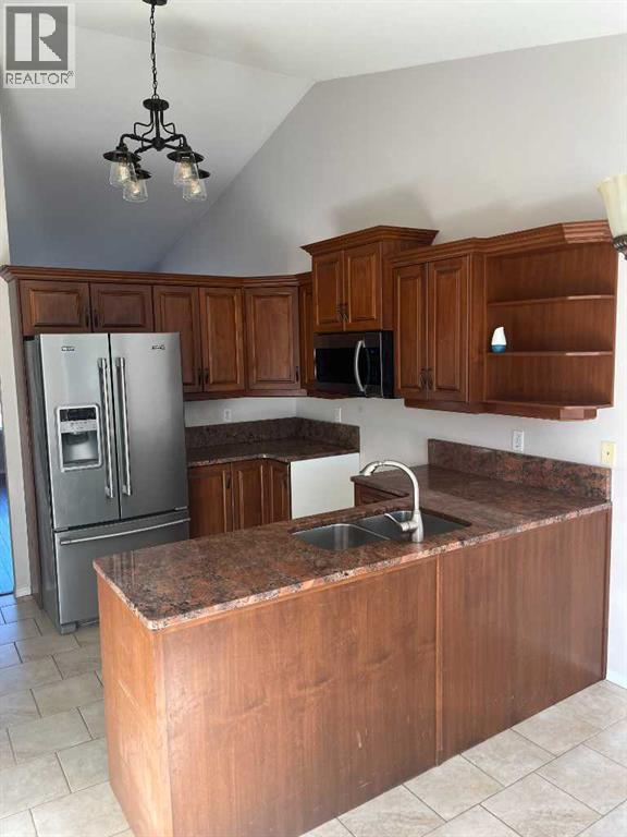 64 Ermineview Way N, Lethbridge, Alberta  T1H 6M8 - Photo 6 - A2263537