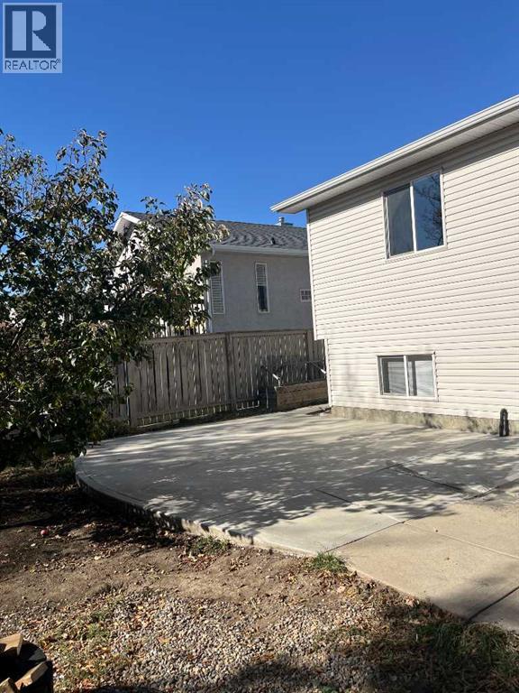 64 Ermineview Way N, Lethbridge, Alberta  T1H 6M8 - Photo 18 - A2263537