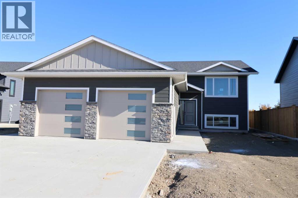 327 9 St, Picture Butte, Alberta  T0K 1V0 - Photo 2 - A2264017