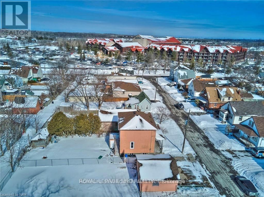 4129 Dyson Avenue, Niagara Falls, Ontario  L2E 3L7 - Photo 4 - X12458596