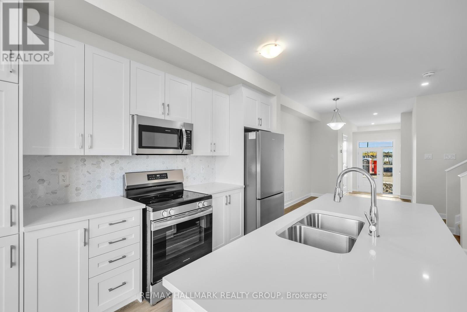 2526 Espirit Drive, Ottawa, Ontario  K4A 5T2 - Photo 12 - X12458605