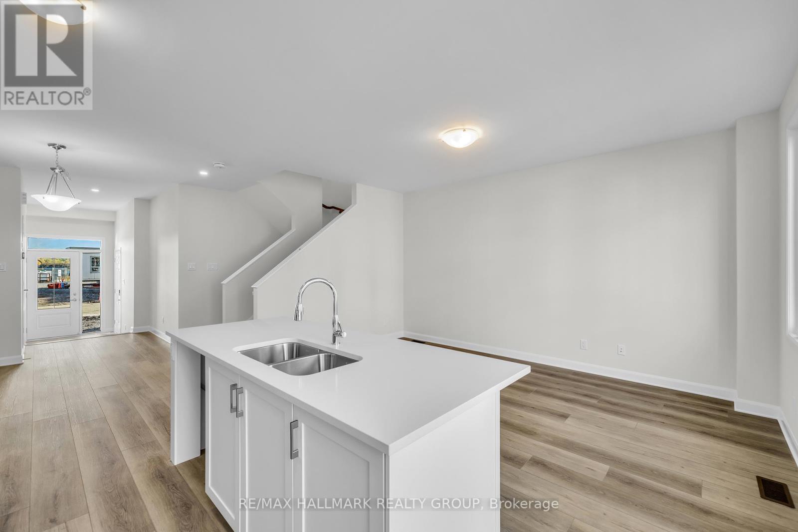 2526 Espirit Drive, Ottawa, Ontario  K4A 5T2 - Photo 13 - X12458605