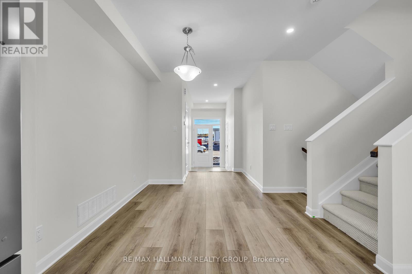 2526 Espirit Drive, Ottawa, Ontario  K4A 5T2 - Photo 14 - X12458605