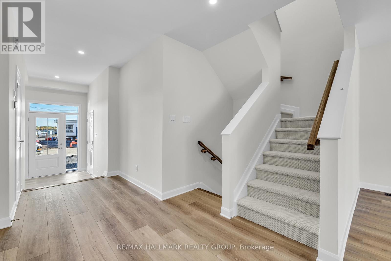 2526 Espirit Drive, Ottawa, Ontario  K4A 5T2 - Photo 18 - X12458605