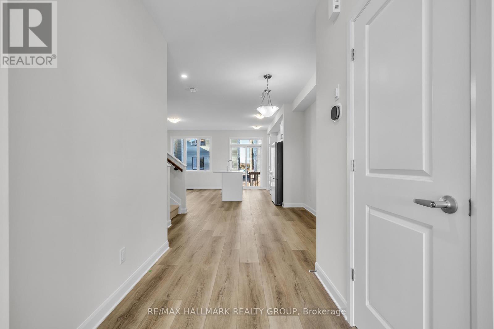 2526 Espirit Drive, Ottawa, Ontario  K4A 5T2 - Photo 4 - X12458605