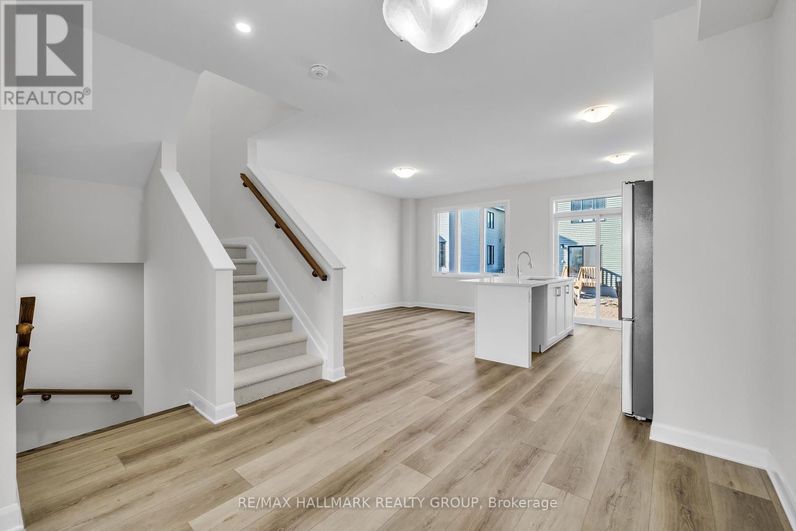 2526 Espirit Drive, Ottawa, Ontario  K4A 5T2 - Photo 6 - X12458605