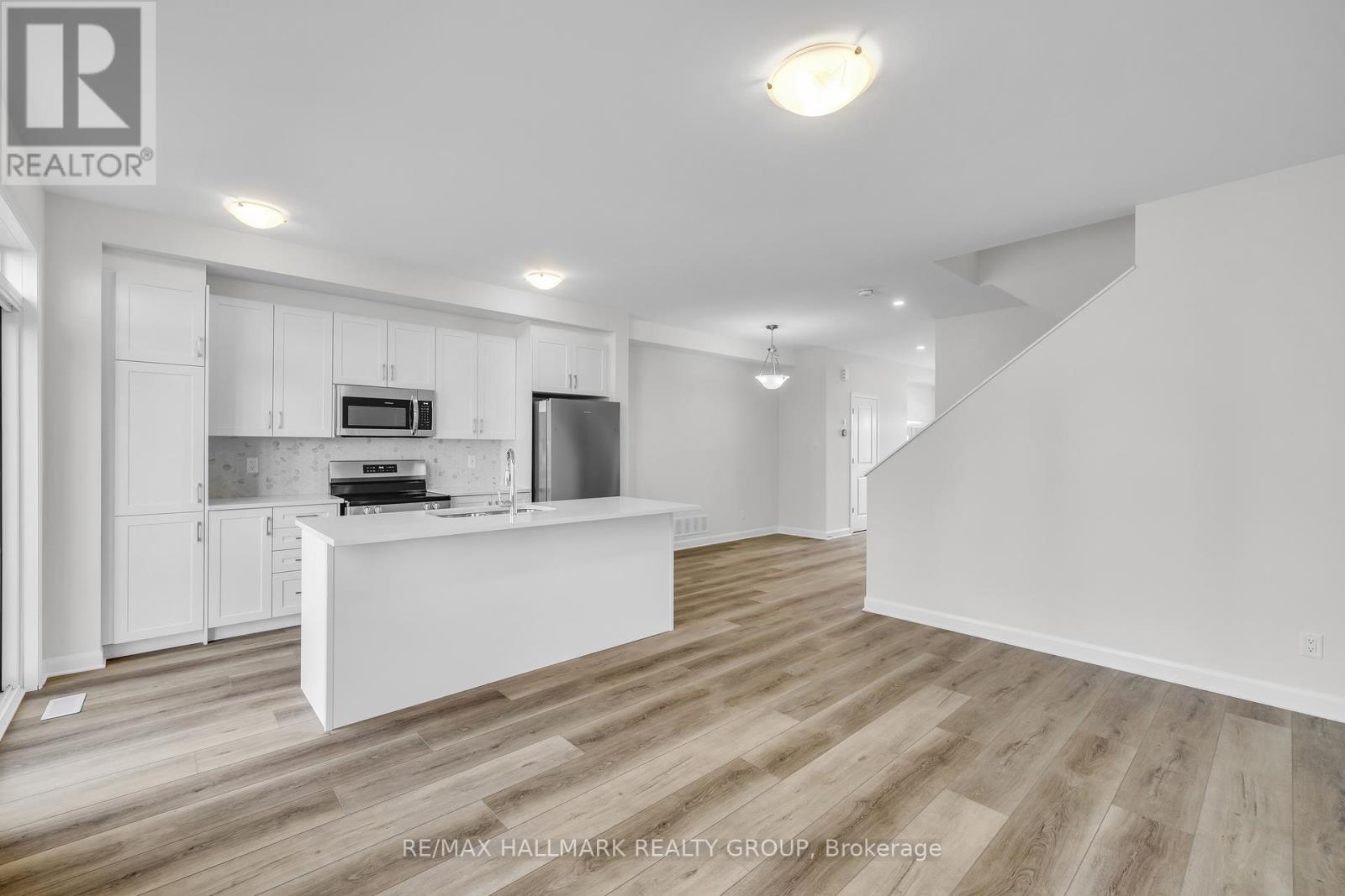 2526 Espirit Drive, Ottawa, Ontario  K4A 5T2 - Photo 8 - X12458605