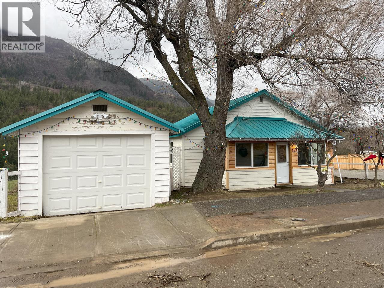 124 FRASER Street, Lytton, British Columbia
