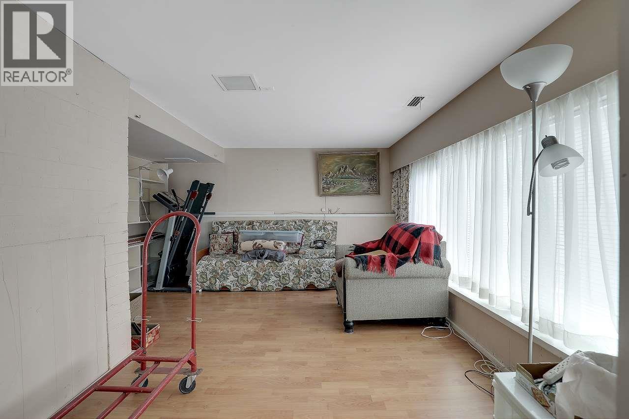 6407 Lougheed Highway, Burnaby, British Columbia  V5B 3A1 - Photo 32 - R3056659