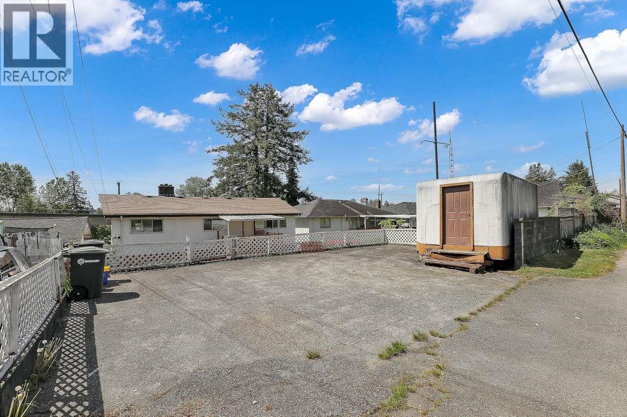 6407 Lougheed Highway, Burnaby, British Columbia  V5B 3A1 - Photo 27 - R3056659