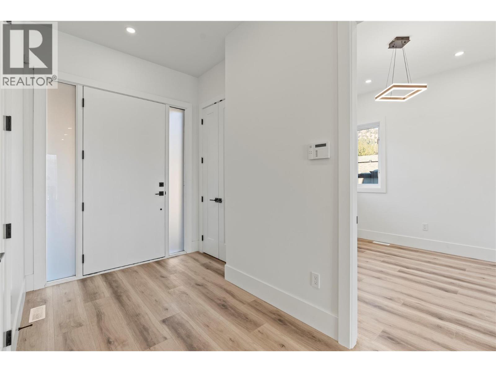 8948 Tavistock Road, Vernon, British Columbia  V1H 2L4 - Photo 4 - 10365721