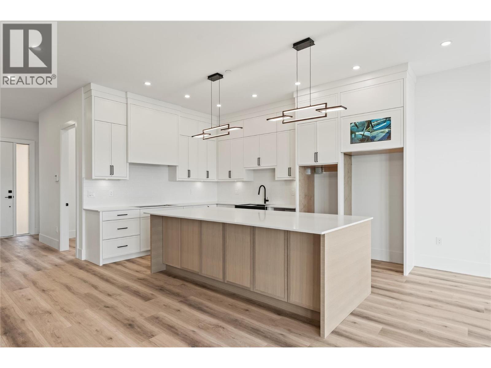 8948 Tavistock Road, Vernon, British Columbia  V1H 2L4 - Photo 11 - 10365721