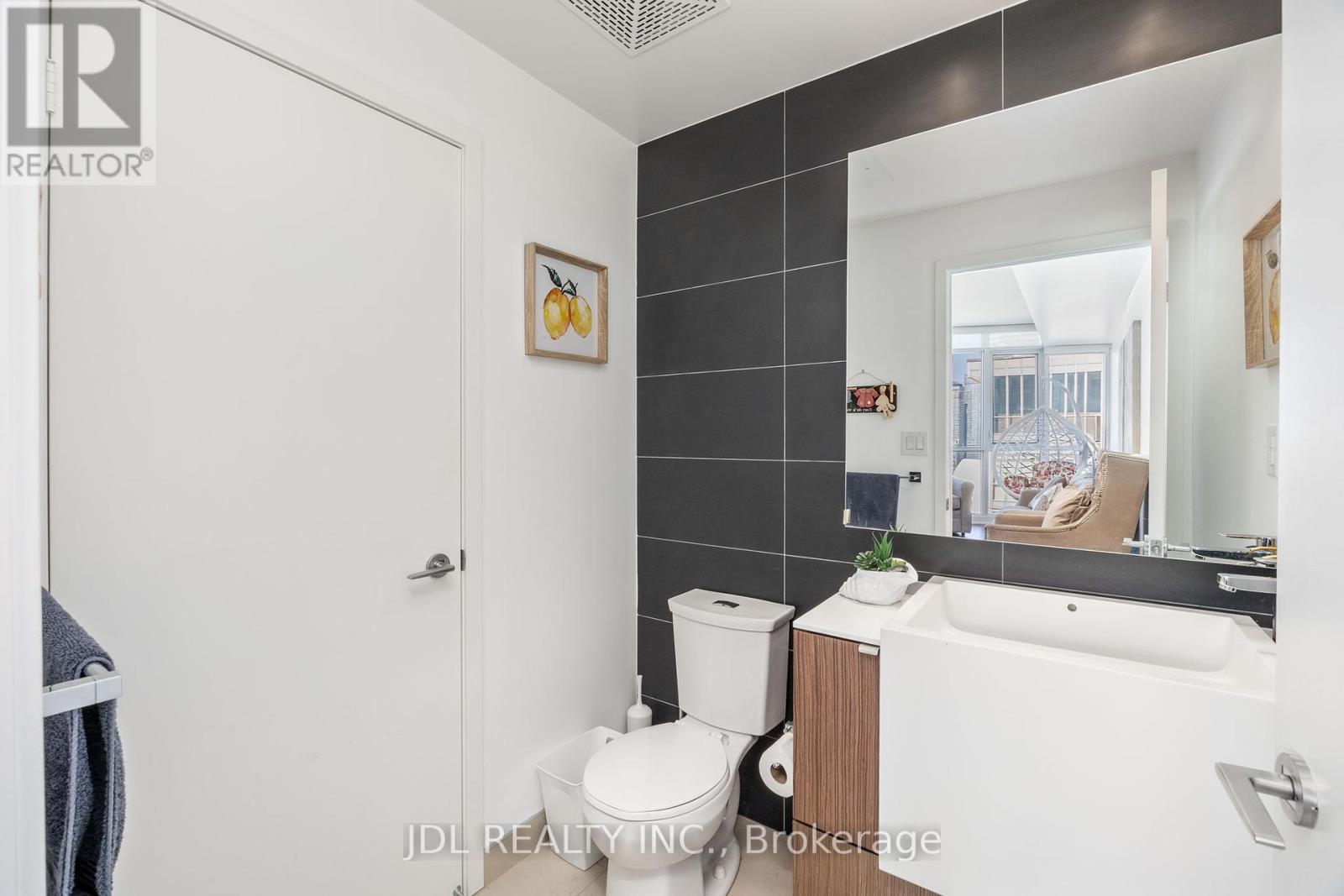4606 - 21 Iceboat Terrace, Toronto, Ontario  M5V 4A9 - Photo 14 - C12458601