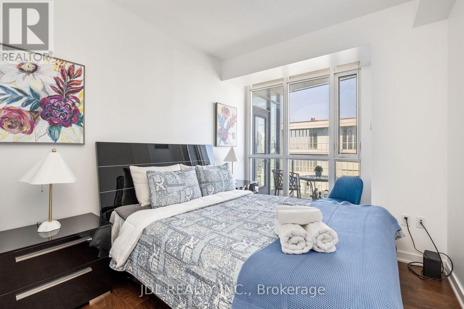 4606 - 21 Iceboat Terrace, Toronto, Ontario  M5V 4A9 - Photo 15 - C12458601