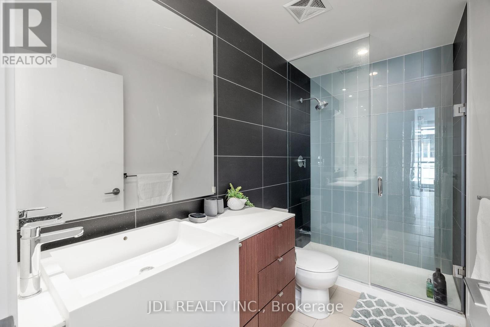 4606 - 21 Iceboat Terrace, Toronto, Ontario  M5V 4A9 - Photo 18 - C12458601