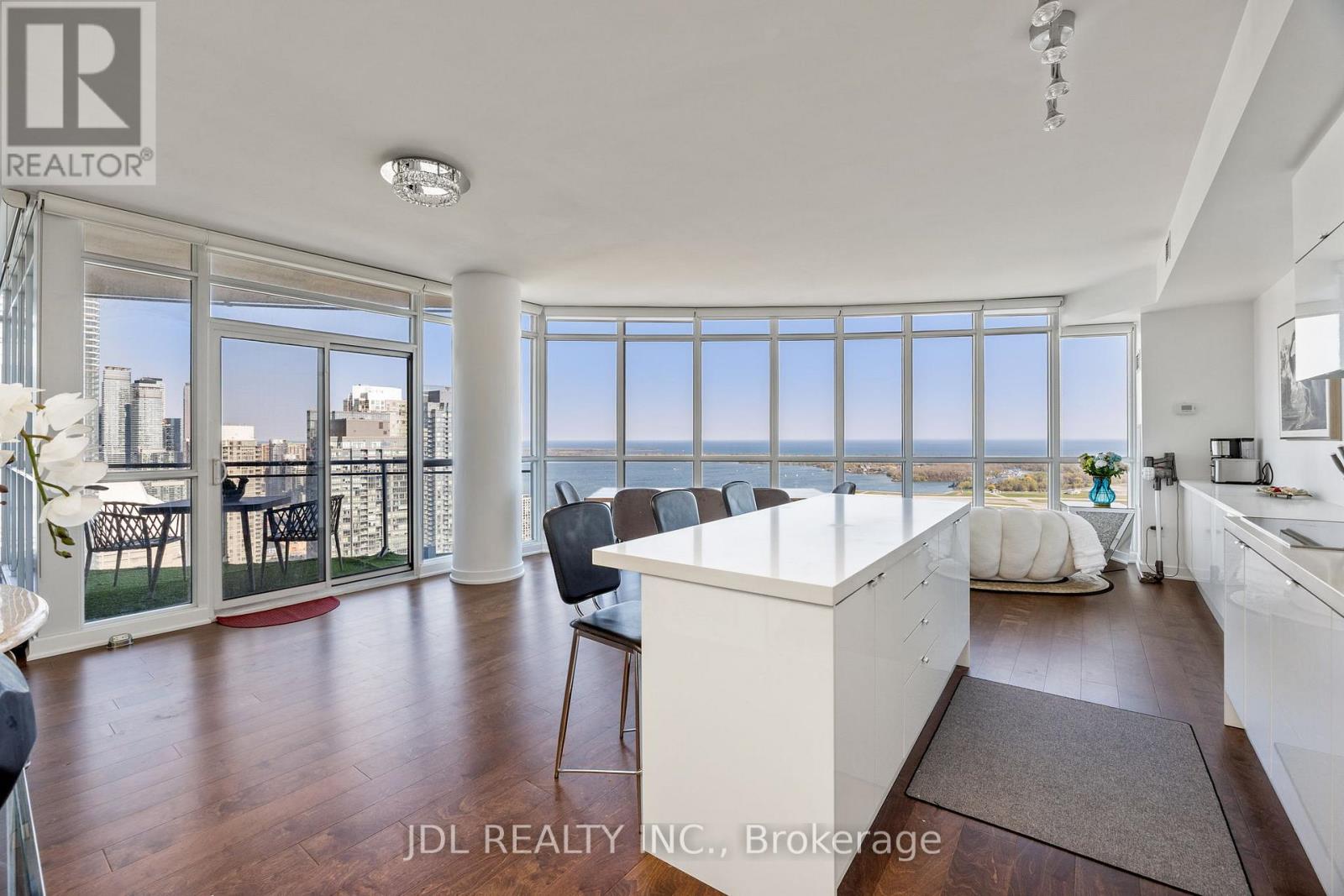 4606 - 21 Iceboat Terrace, Toronto, Ontario  M5V 4A9 - Photo 4 - C12458601