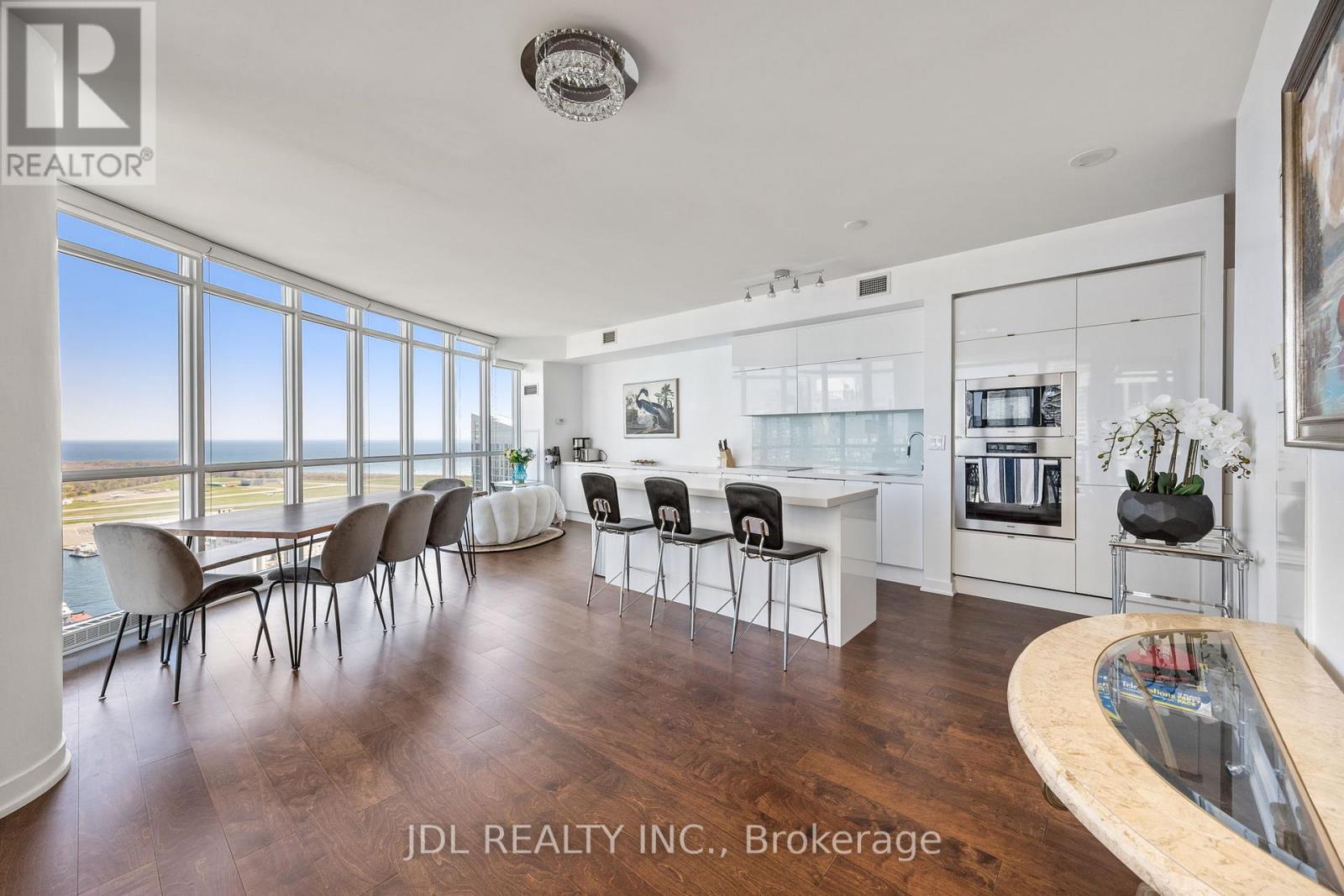 4606 - 21 Iceboat Terrace, Toronto, Ontario  M5V 4A9 - Photo 7 - C12458601