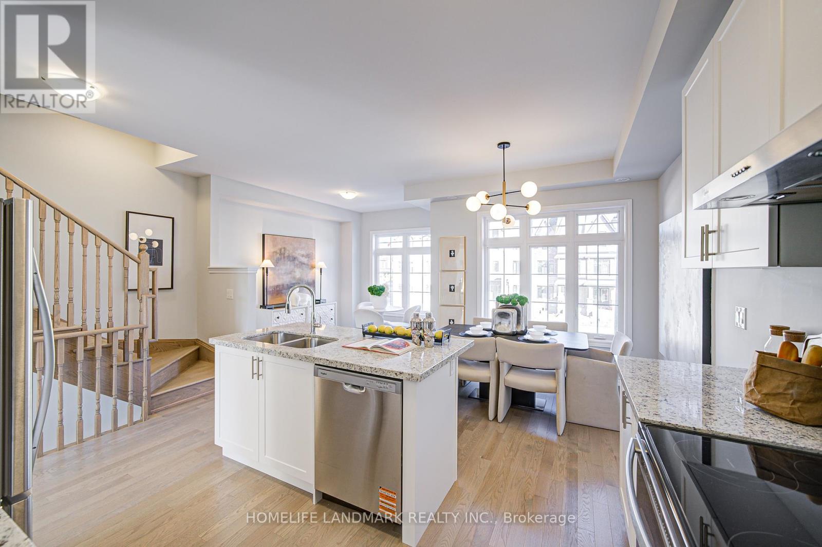 49 York Downs Boulevard, Markham, Ontario  L6C 3K3 - Photo 16 - N12458609