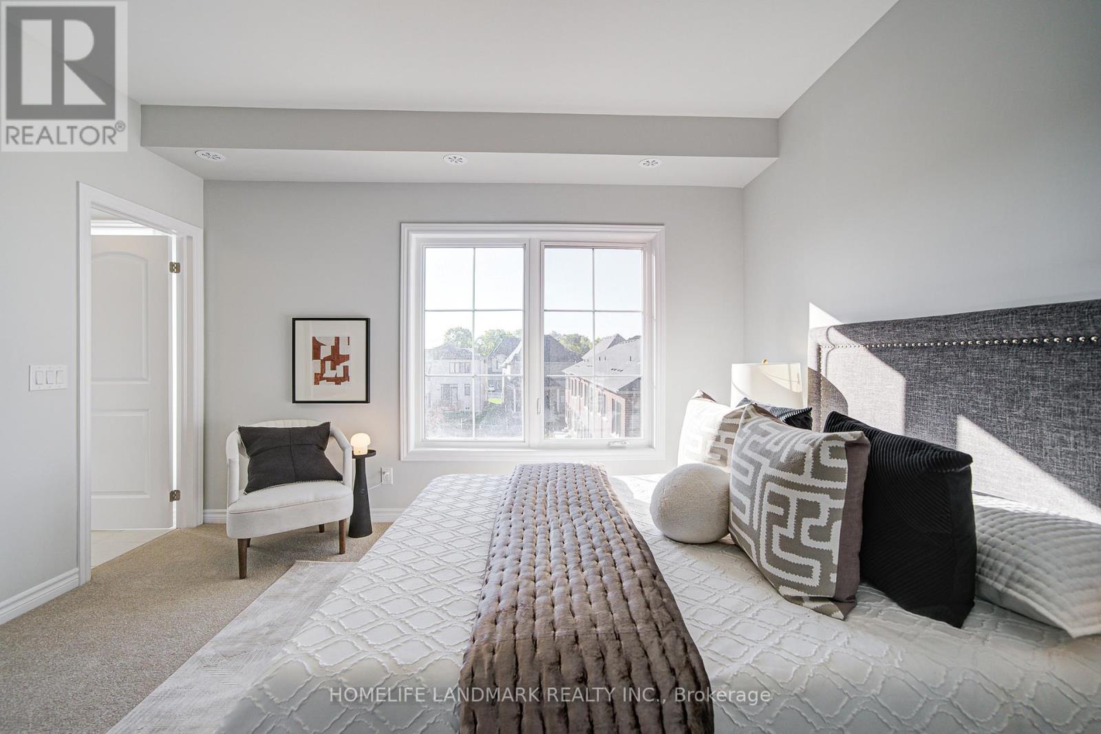 49 York Downs Boulevard, Markham, Ontario  L6C 3K3 - Photo 20 - N12458609