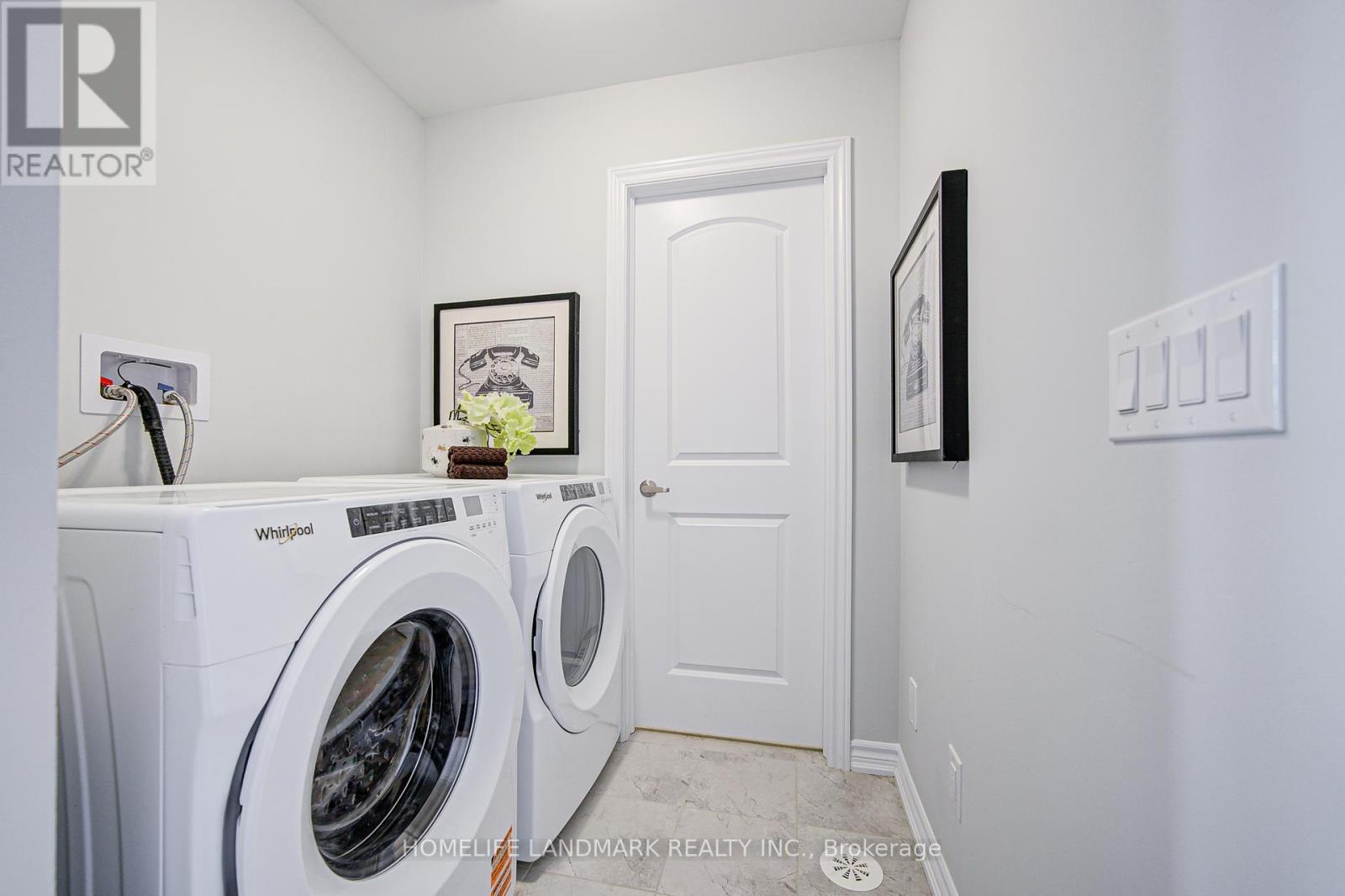 49 York Downs Boulevard, Markham, Ontario  L6C 3K3 - Photo 6 - N12458609