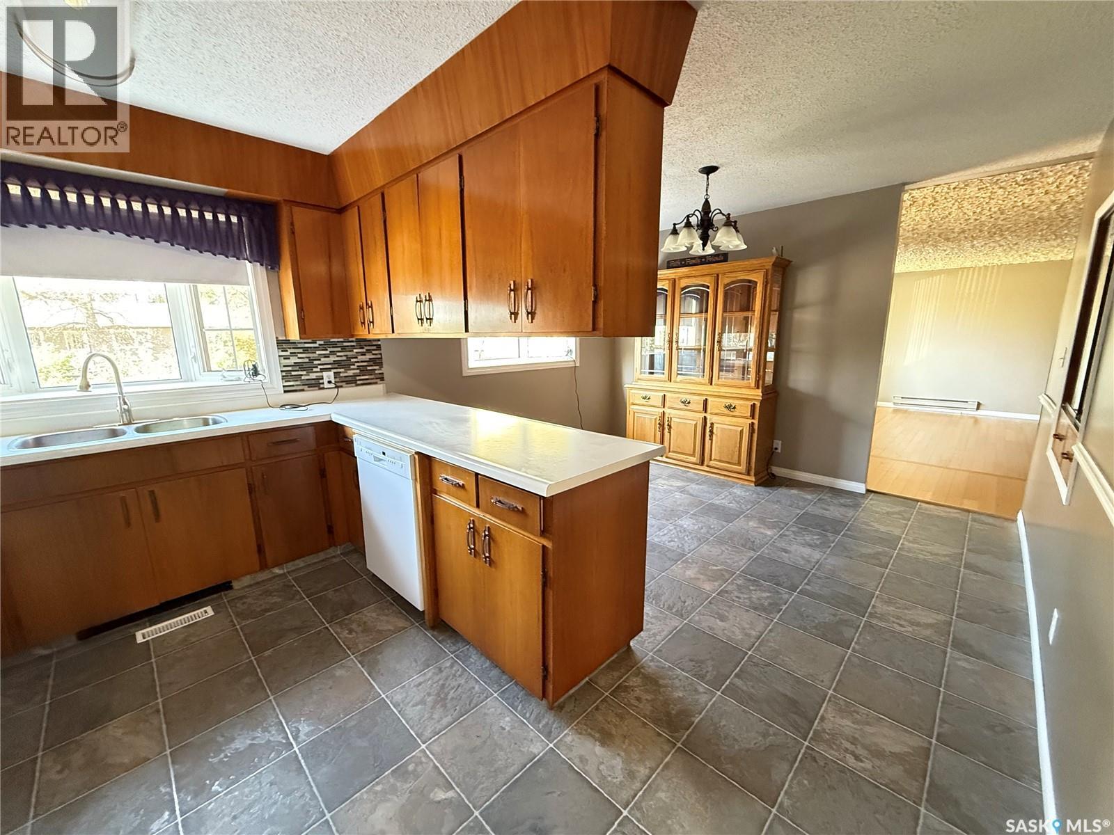 112 Bennett Street, Lampman, Saskatchewan  S0C 1N0 - Photo 8 - SK019804