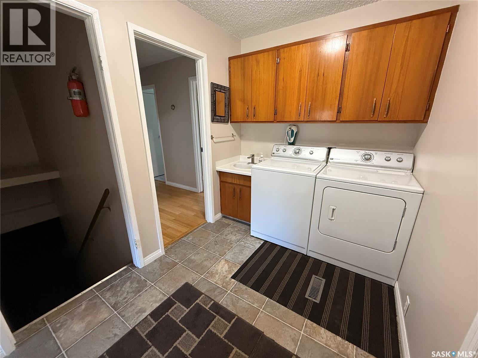 112 Bennett Street, Lampman, Saskatchewan  S0C 1N0 - Photo 3 - SK019804