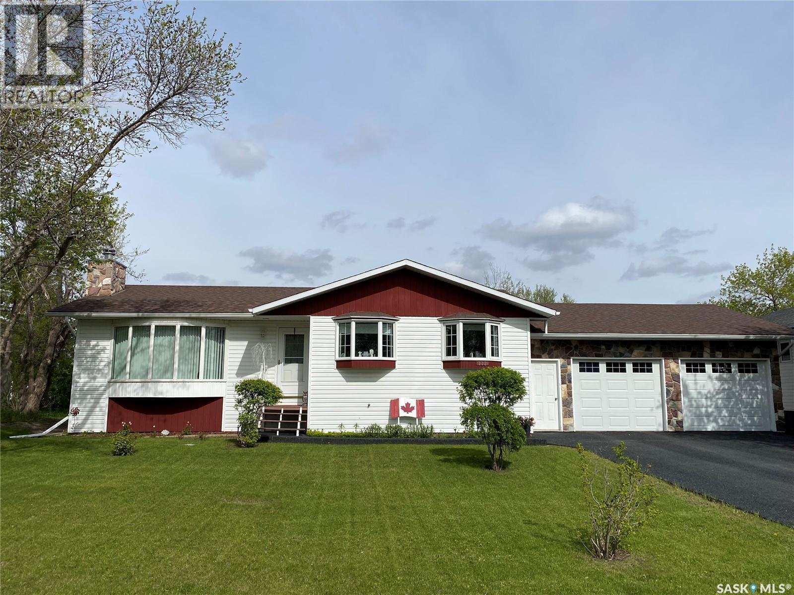 112 Bennett Street, Lampman, Saskatchewan  S0C 1N0 - Photo 1 - SK019804