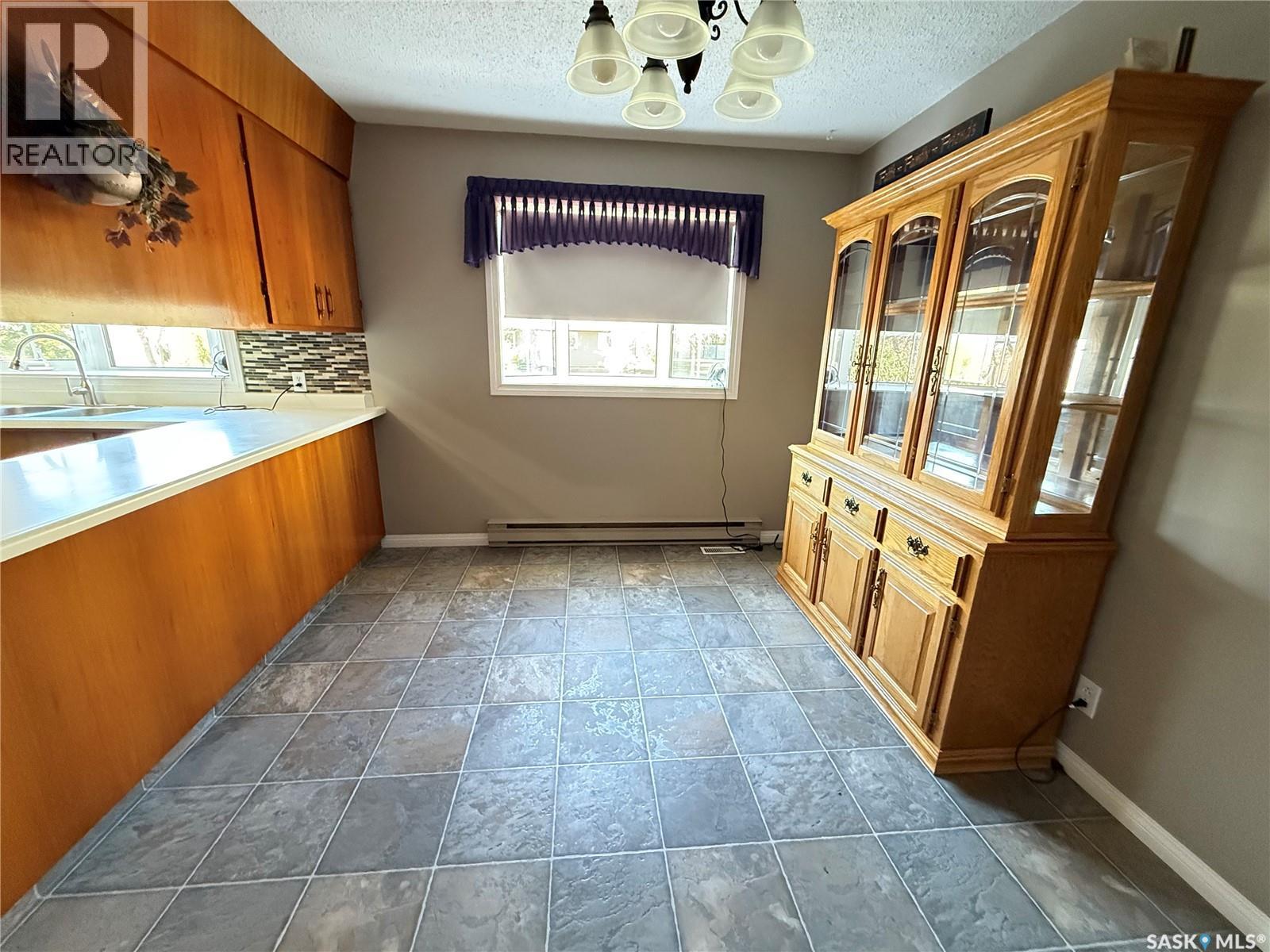 112 Bennett Street, Lampman, Saskatchewan  S0C 1N0 - Photo 10 - SK019804