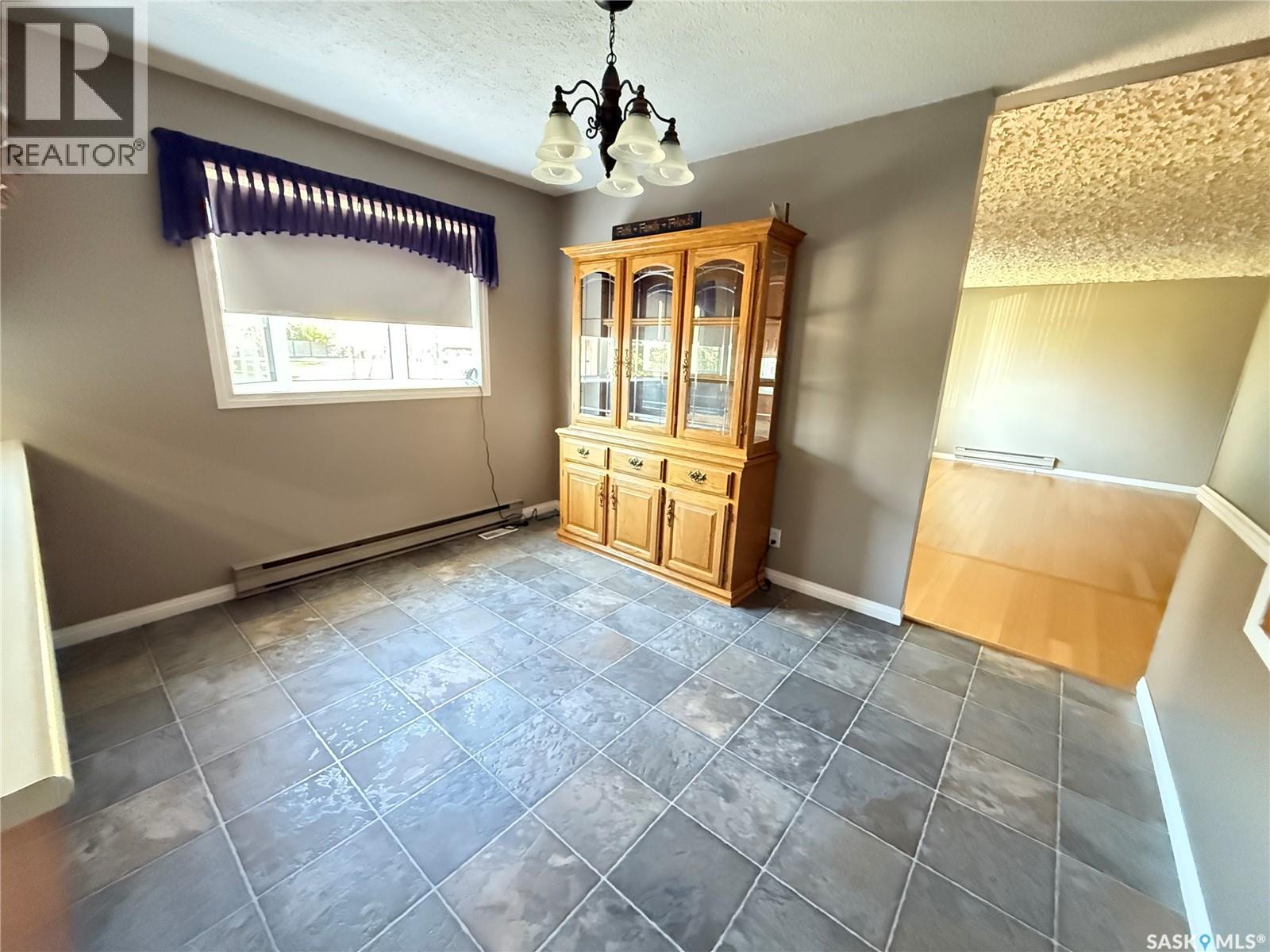 112 Bennett Street, Lampman, Saskatchewan  S0C 1N0 - Photo 9 - SK019804