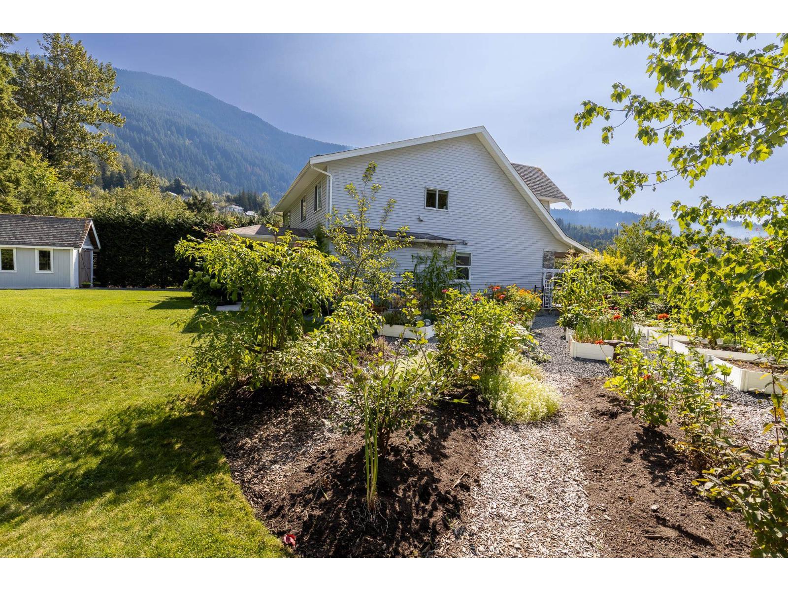 50335 Sienna Avenue, Eastern Hillsides, Chilliwack, British Columbia  V4Z 0C4 - Photo 37 - R3049307