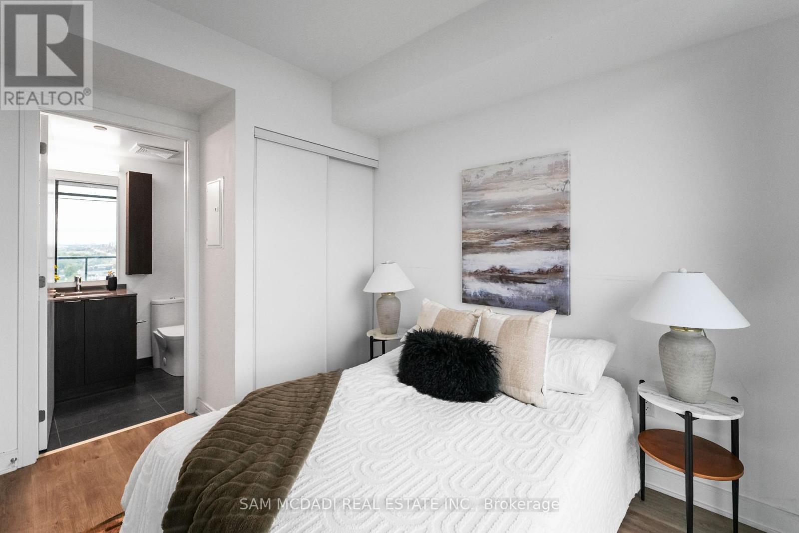 1513 - 86 Dundas Street E, Mississauga, Ontario  L5A 0B1 - Photo 18 - W12458604