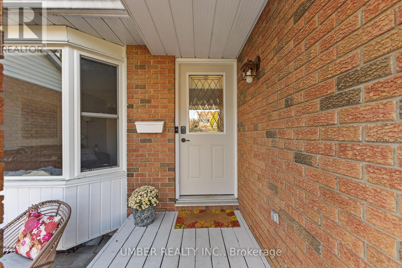 1130 St Emmanuel Terrace, Ottawa, Ontario  K1C 2J7 - Photo 5 - X12458610