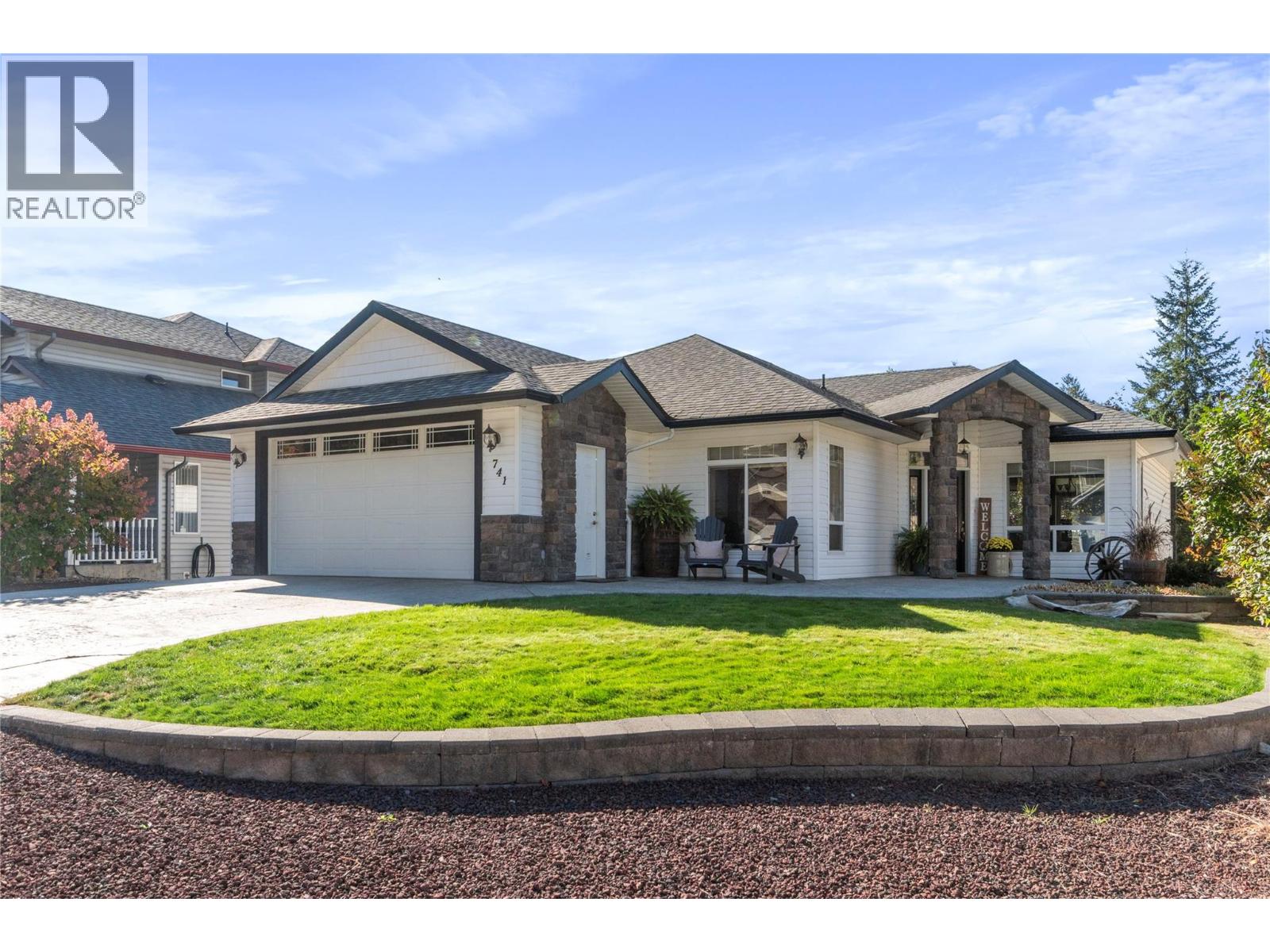 741 37 Street SE, Salmon Arm, British Columbia