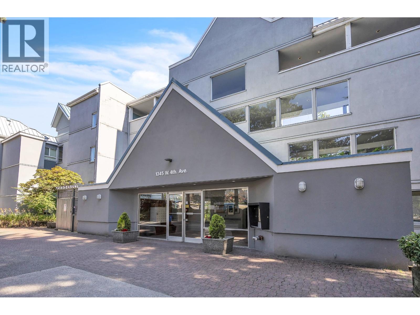 28 1345 W 4th Avenue, Vancouver, British Columbia  V6H 3Y8 - Photo 2 - R3043353