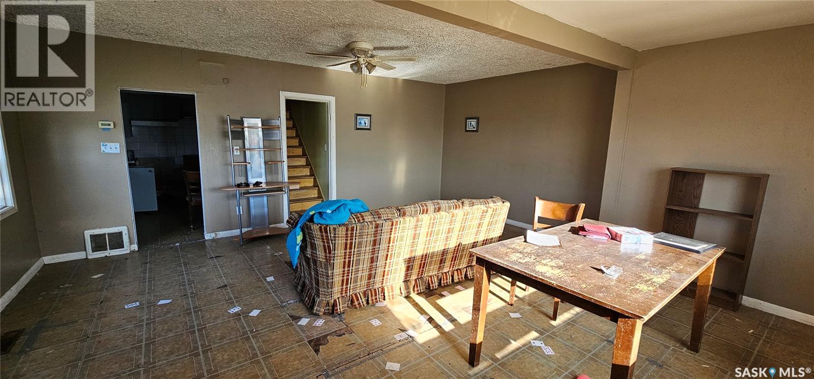 102 3rd Avenue E, Kelvington, Saskatchewan  S0A 1W0 - Photo 3 - SK020693