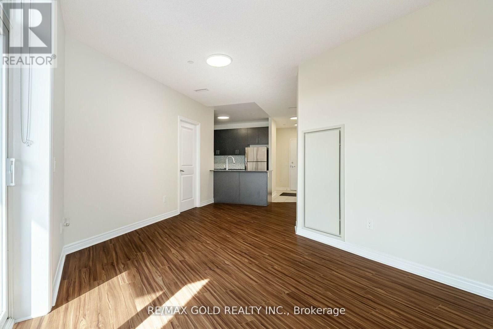 209 - 39 New Delhi Drive, Markham, Ontario  L3S 0E1 - Photo 11 - N12458620