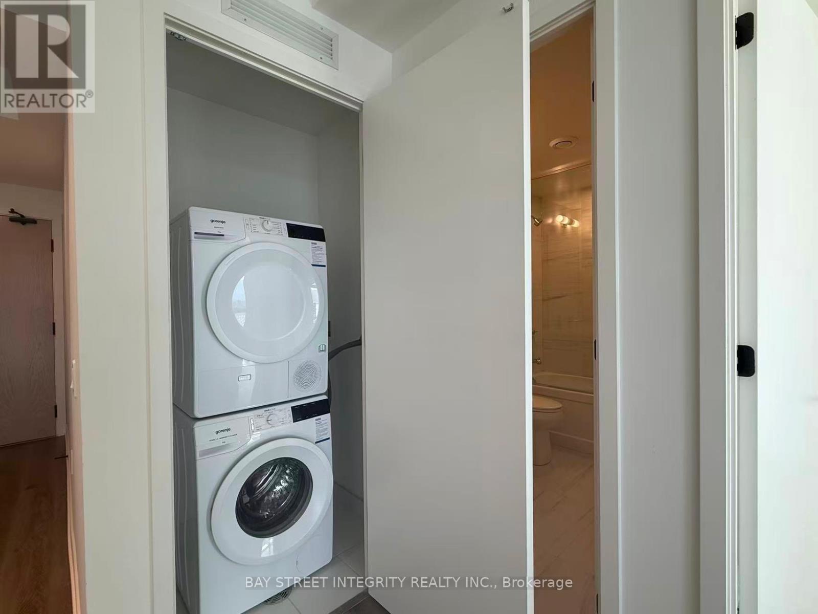 2915 - 28 Interchange Way, Vaughan, Ontario  L4K 0P8 - Photo 12 - N12458624
