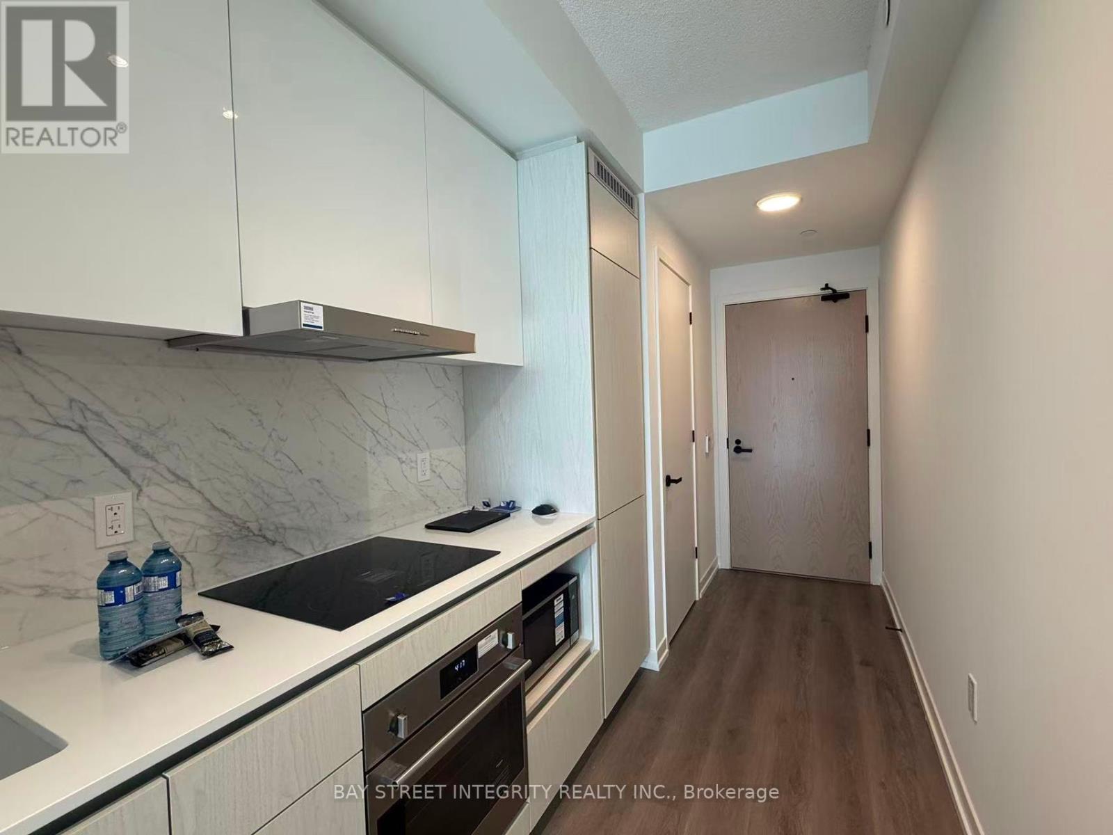 2915 - 28 Interchange Way, Vaughan, Ontario  L4K 0P8 - Photo 3 - N12458624