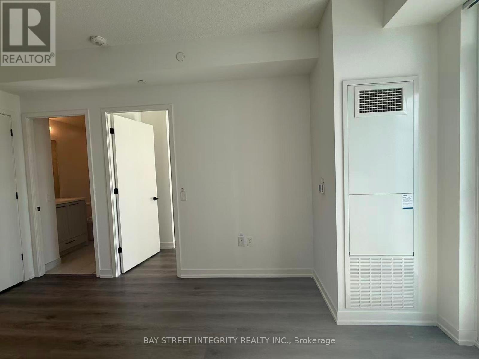 2915 - 28 Interchange Way, Vaughan, Ontario  L4K 0P8 - Photo 5 - N12458624