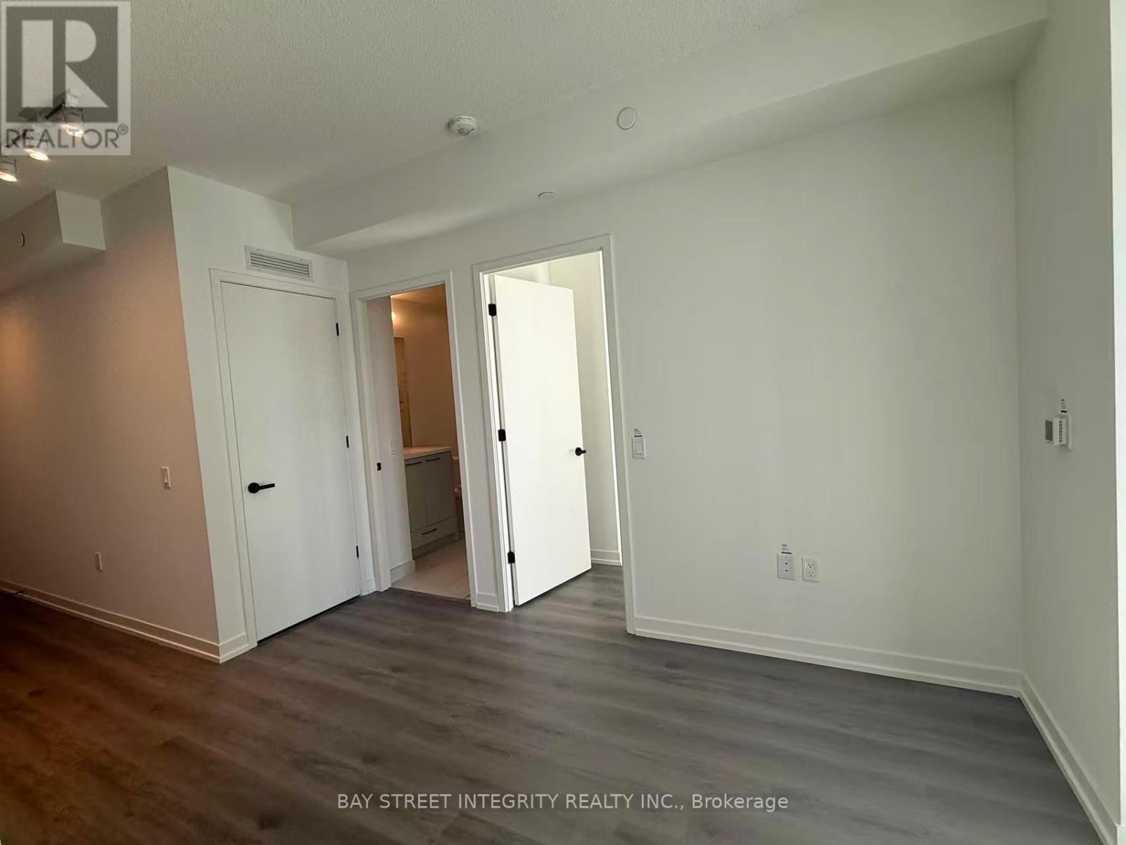 2915 - 28 Interchange Way, Vaughan, Ontario  L4K 0P8 - Photo 6 - N12458624